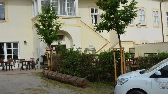 Prostory restaurace | Restaurace Na Zámku, Chrast