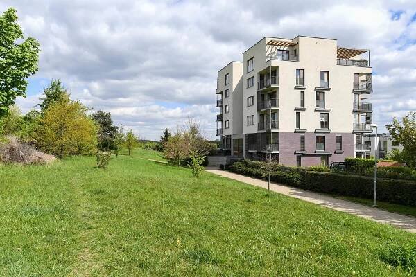 V Třešňovce, Hrdlořezy - Praha 9 | Pronájem, Byt 3+kk, 98 m²