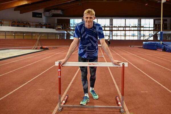 Tomas Järvinen vymění v hale víceboj za čtyřstovku. Důvodem bylo natržené tříslo