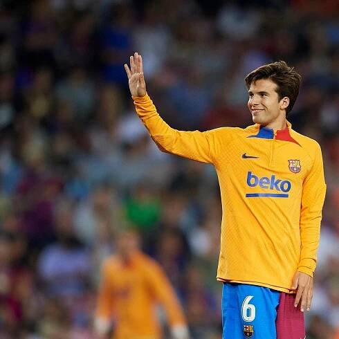 Riqui Puig FC Barcelona VS. Villareal Hello Wave Wallpaper