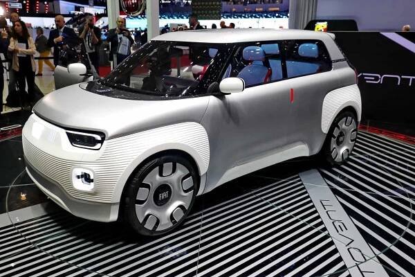 Ženeva ukazuje, jak bude už brzy vypadat trh s auty. Elektromobily jdou napříč všemi kategoriemi