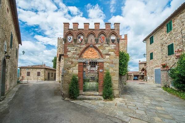 Medieval Castle Bucine Arrezo Tuscany Immobiliare Italiano