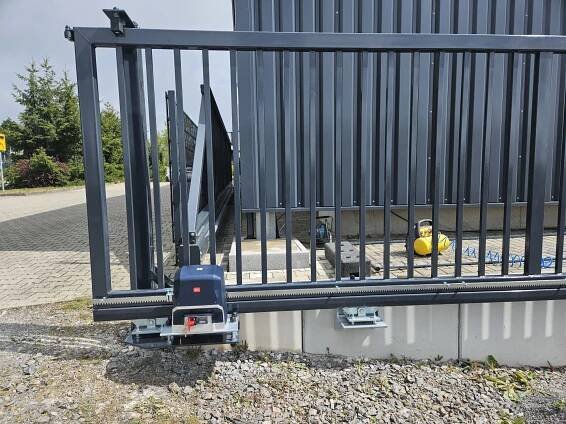 Freitragend Schiebetore - Zaun+Tor GmbH