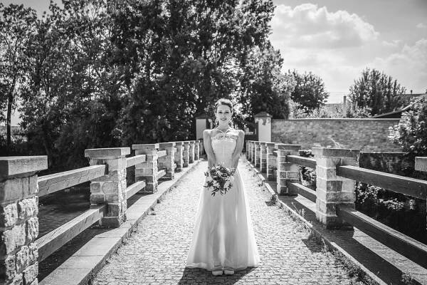 Svatební-fotograf-Praha-Dolní-Počernicerestaurace-Běchovický-dvůr-2609