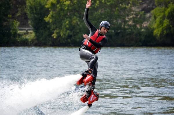 Flyboard, Hoverboard, Jetpack - Univerzální poukaz Vrané nad Vltavou Flyboard.cz • Firmy.cz