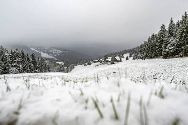 Chladné počasí bude pokračovat, na horách napadne až 10 centimetrů sněhu