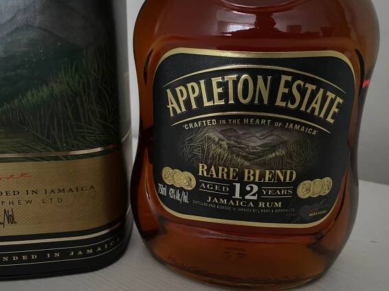 Appleton Estate Rare Blend 12y 43% | Rums.cz