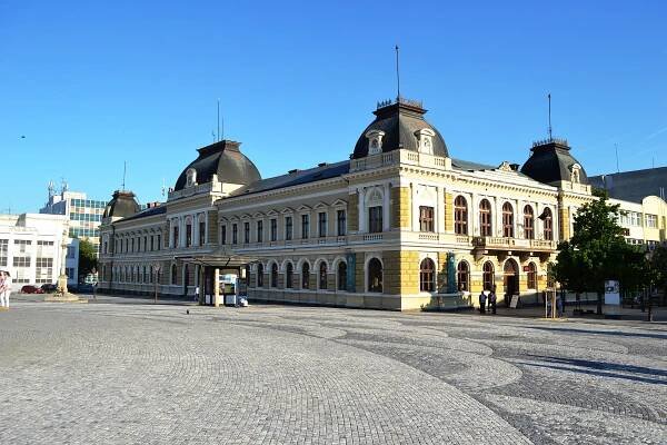 Soubor:Nitra - Old City Hall.jpg – Wikipedie
