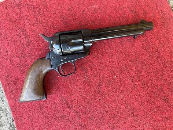 Colt Saa Peacemaker 1.Generace ráže.45 LC (Centrální Zápal )