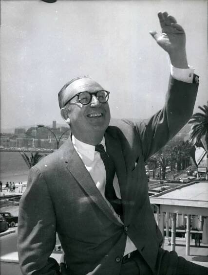 Harold Lloyd soutěžil o pozici nejlepšího komika. Stal se boháčem, upadl v zapomnění a po smrti oslovil nové generace