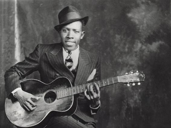 Výročie legendárneho bluesmana! Pred 110. rokmi sa narodil Robert Johnson.