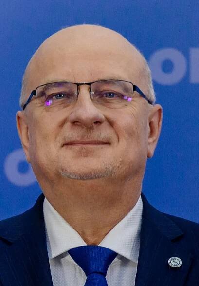 Začalo druhé kolo senátních voleb: Česko čekají pikantní souboje