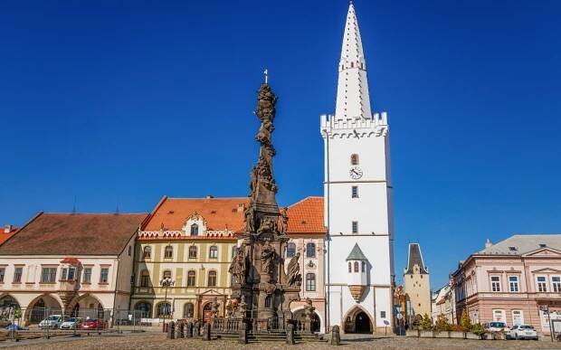 Historická Kadaň blízko hradu i kláštera: Hotel Split **** přímo na břehu řeky Ohře s polopenzí a wellness