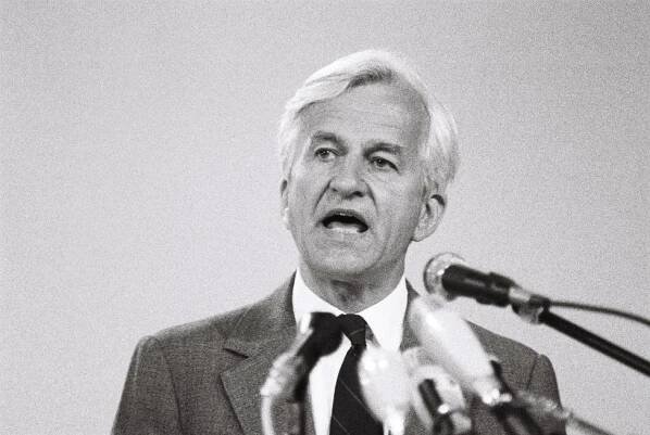 Ansprache von Bundespräsident Richard von Weizsäcker auf dem 21. Deutschen Evangelischen Kirchentag in Düsseldorf 1985 (© Bundesregierung/Engelbert Reineke)