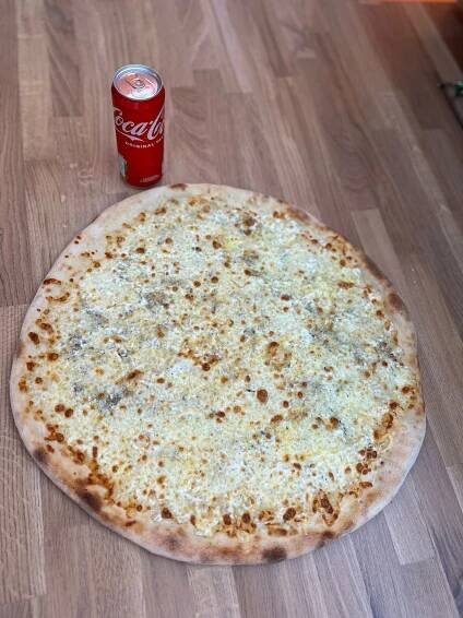 Italská dobrota s sebou: jedna či dvě pizzy dle výběru o průměru 32 a 45 cm i s nápojem