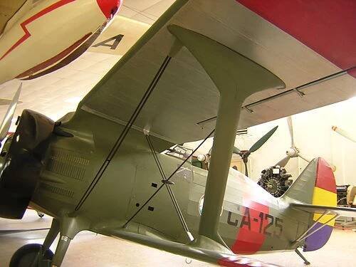 Polikarpov I-15 – Wikipedie