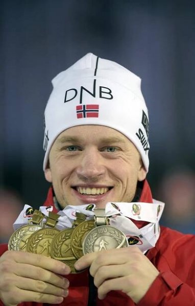 Biatlonová hvězda pokračuje. Tarjei Bö bude závodit i v pětatřiceti letech