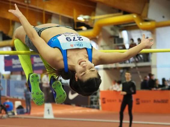 Jakub Vítek zlatý, Denisa Pešová, Stanislav Jíra a štafeta dorostenek stříbrní
