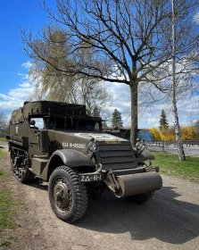Half-track Personnel Carrier M3A1