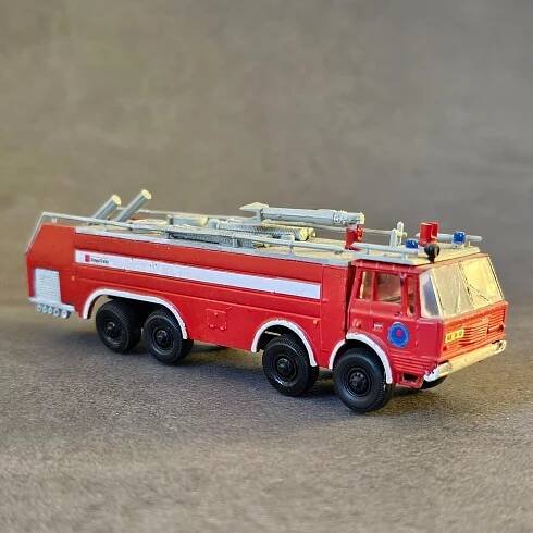 217. STARÝ MODEL AUTA - TATRA HASIČI (HO - 1:87)