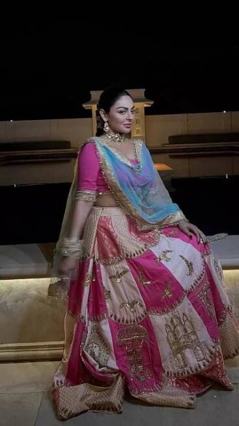 Neeru Bajwa's most regal ethnic looks that redefine elegance