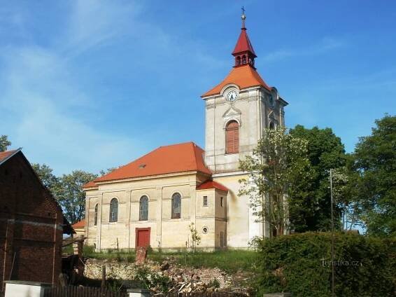 Jeníkovice - kostel sv. Petra... - Kostel
