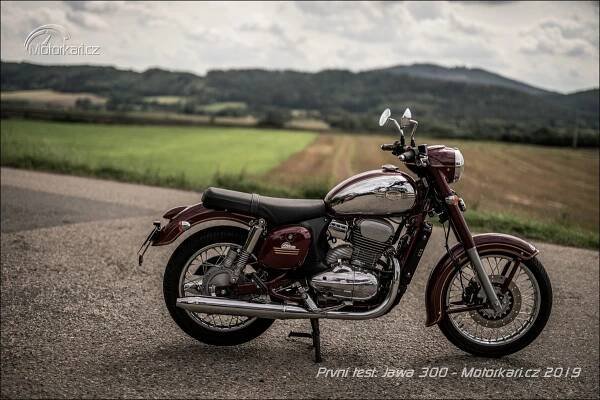 Fotogalerie První jízda na indické Jawě 300. Jak jezdí novodobá Kývačka? | Motorkáři