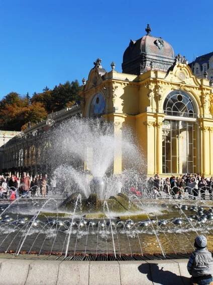 Mariánské Lázně 3: město a zpívající fontána