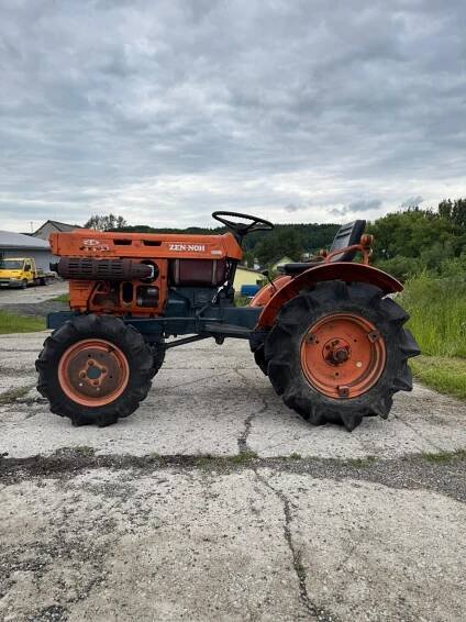 Japonský malotraktor KUBOTA B7001 - MalotraktorShop
