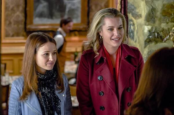 Zámky lásky - Z filmu - Jocelyn Hudon, Rebecca Romijn