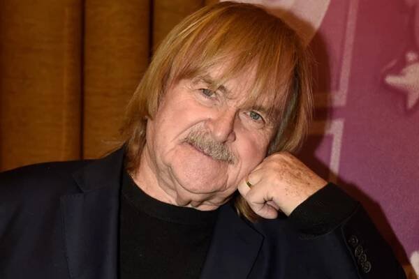 "Štíhlá postava a odhalené bříško": Karel Vágner se na veřejnosti objevil se svou manželkou. Co dělá bývalá gymnastka Katina