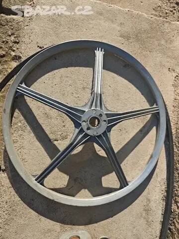 Motor řemenice 27cm a řemen klínový( na gril)