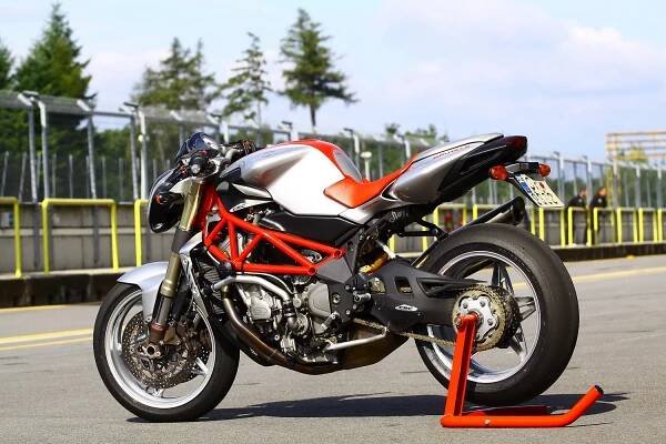 Motorka pro magory - vzpomínka na MV Agusta Brutale 910 - MOTOHOUSE