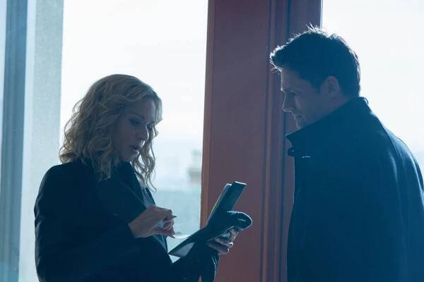 Motiv - Amatéři - Z filmu - Kristin Lehman, Warren Christie