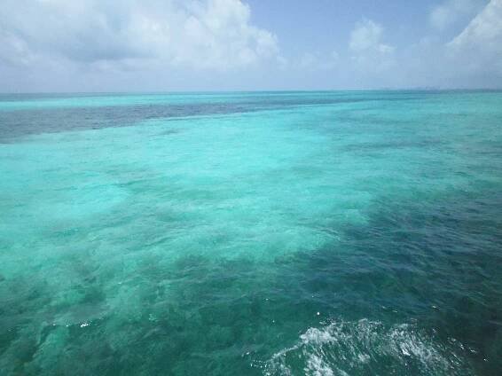 Soubor:El mar de Cancun - panoramio.jpg – Wikipedie