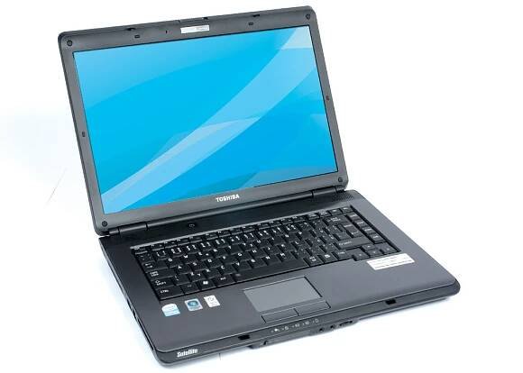 Toshiba Satellite L300-1EF.jpg