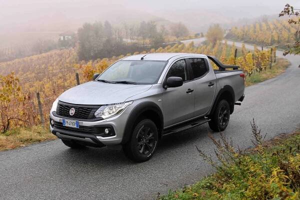 Fiat Fullback: Podrobné specifikace vozidel & Interaktivní nástroj pro srovnání