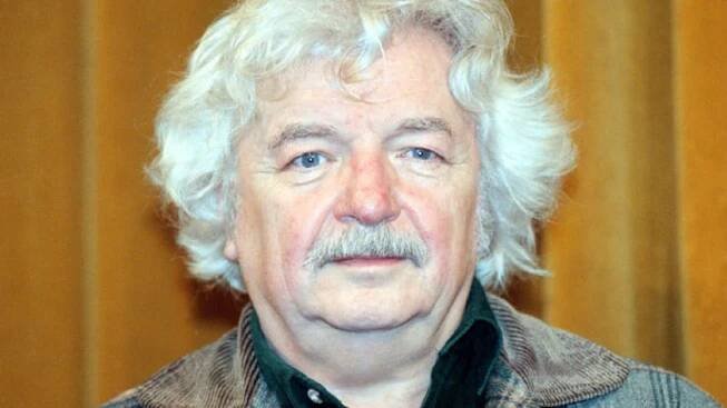 Ladislav Smoljak by v těchto dnech oslavil 92. narozeniny. Zemřel před třinácti lety ve věku 78 let. 