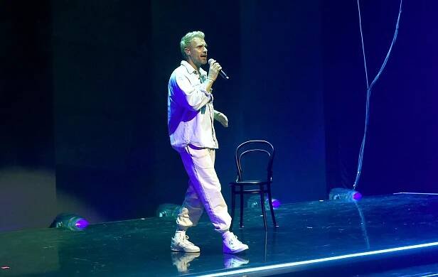 Lavina emocí i vzpomínky na Karla Gotta. Leoš Mareš opět vyjíždí na turné. Mrkněte, jak vypadají přípravy velkolepé show