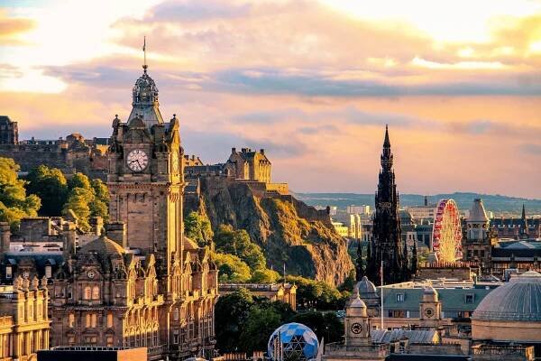 Edinburgh – doprava, pamiatky a zaujímavosti