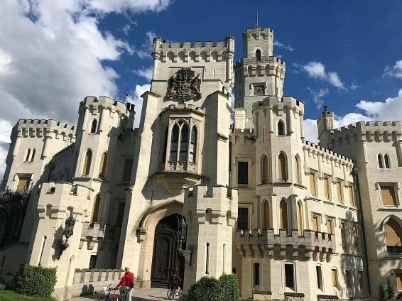 Tři bratři, Gotel Herbich, Šíleně smutná princezna. Hluboká filmaře láká