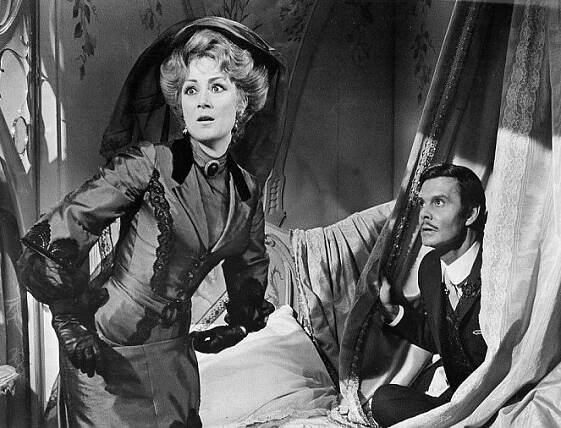 Brouk v hlavě - Z filmu - Rosemary Harris, Louis Jourdan