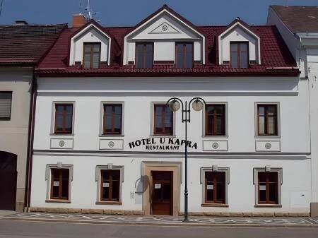 Pohled zvenku, Hotel u Kapra in Lázně Bělohrad