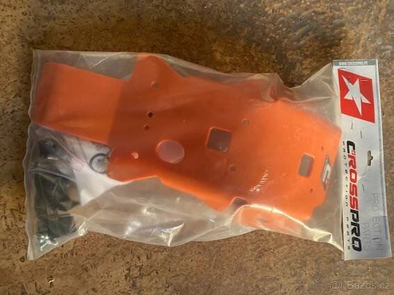 Prodám na Ktm sx 250 kryt pod motor - Litoměřice
