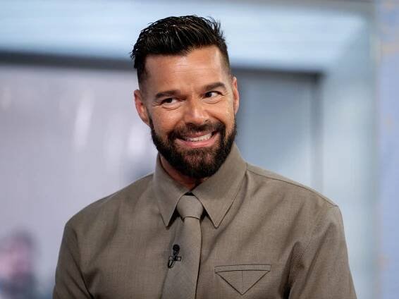 Ricky Martin shows off a fresh new look after his summer vacation