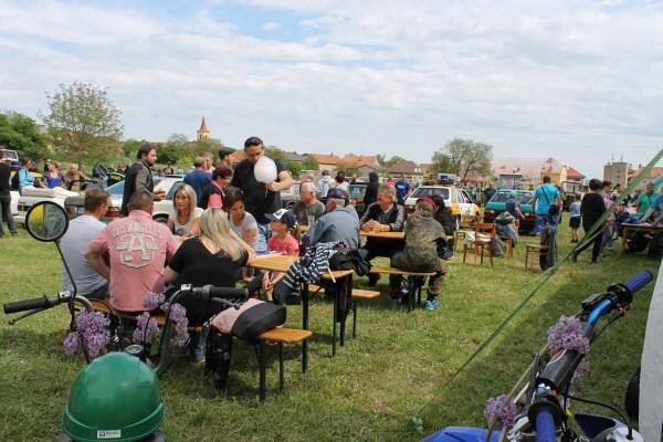 2 ročník " RETRO 1. MÁJ - Oficiální stránky obce Libkovice pod Řípem