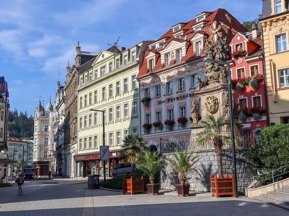 Karlovy Vary – slavné lázeňské město s jedinečnou atmosférou | PrimaVylety.cz