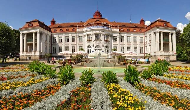 Boj o poslední lázně ve Varech. Zájem o ně má Pupp i podnikatel Třešňák