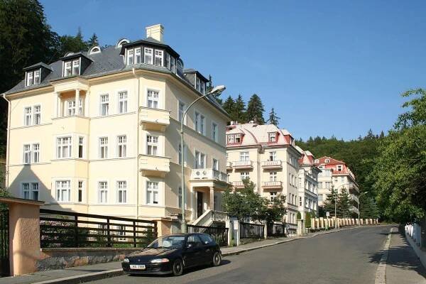 Lazenska Lecebna Manes Karlovy Vary