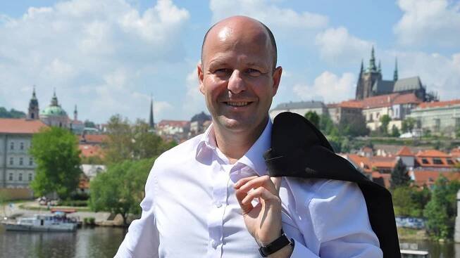 Zásah policie kvůli dopravnímu podniku: Obvinila 11 lidí včetně náměstka Hlubučka